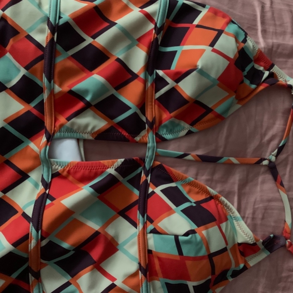 Bathing suits - Picture 2 of 3